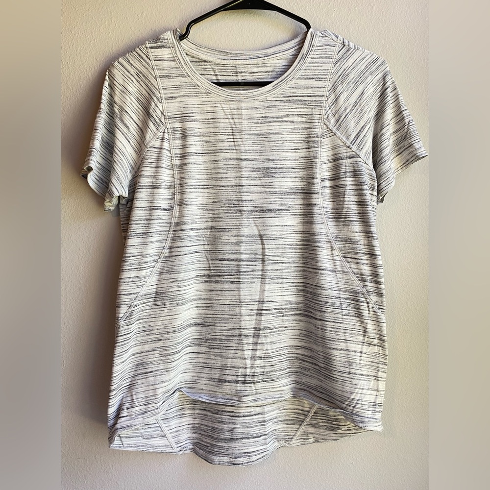 Lululemon tee shirt